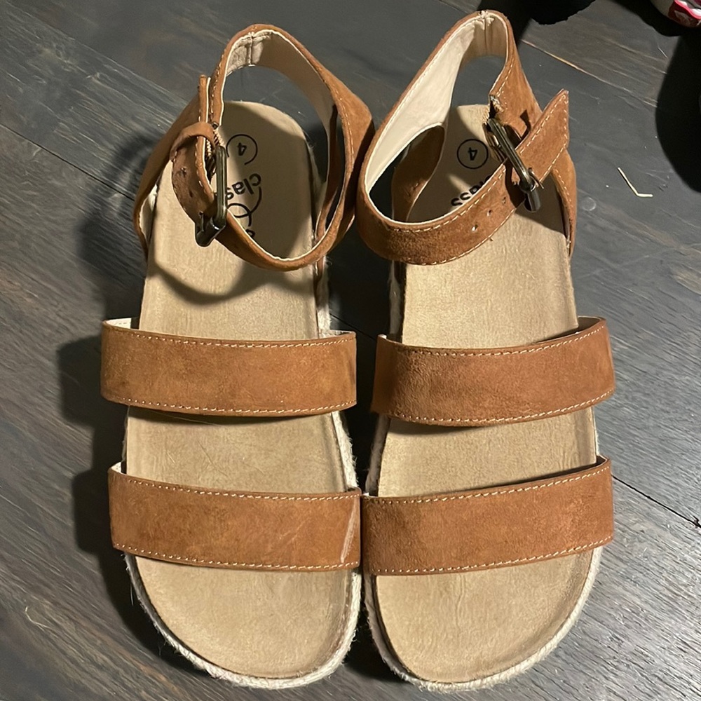 Girls sandals